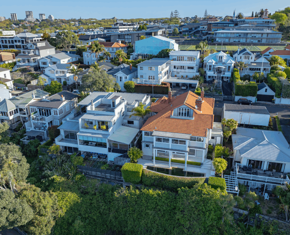 Luxury homes in Auckland—foreign buyer interest unlikely to shift wider housing market